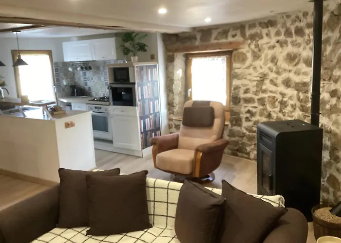 Maison Charmante A Saint-Romain, Animaux Acceptes.