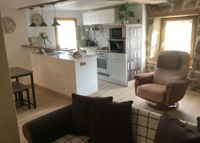 Maison Charmante A Saint-Romain, Animaux Acceptes.